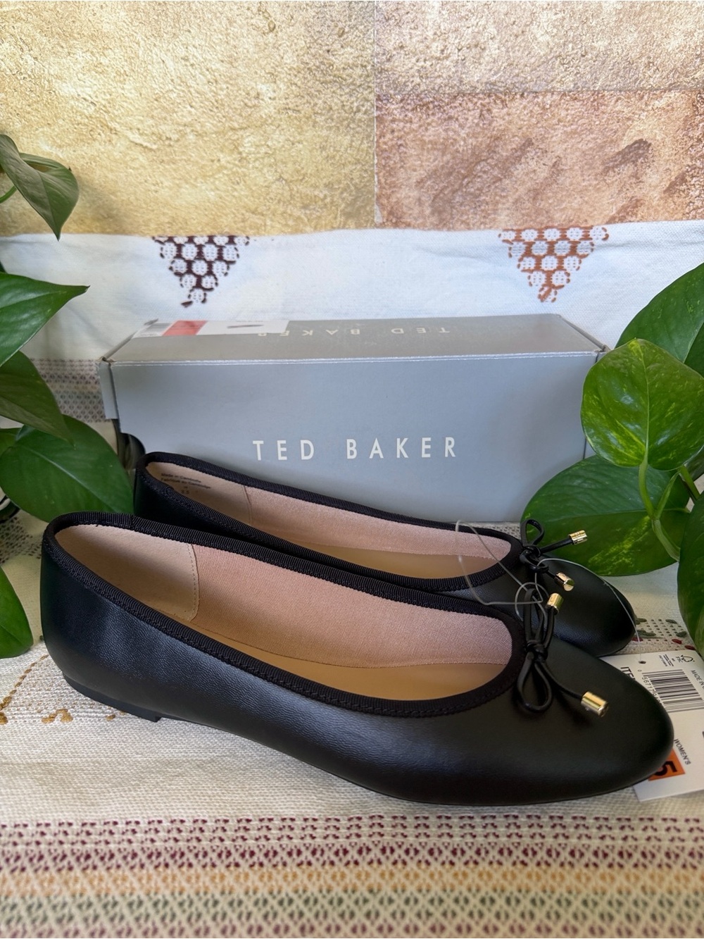 NEW Ted Baker Women’s Leather Ballet Slip-On Black Gold Hardware Flats, Size 8.5